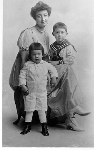 H0067-3. Hortense Neahr Bloomer with sons Robert (left) and William. 1916.