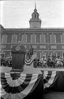 President Ford speaks at Independence Hall in a ceremonial event to mark the nation’s Bicentennial.  Philadelphia, Pennsylvania.   July 4, 1976.