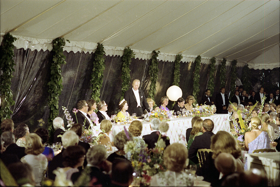 President Ford delivers a toast to Queen Elizabeth II at a state dinner honoring the Queen.