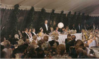 President Ford toasts Queen Elizabeth. 