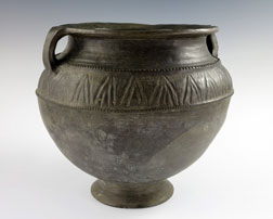 Etruscan black clay pot