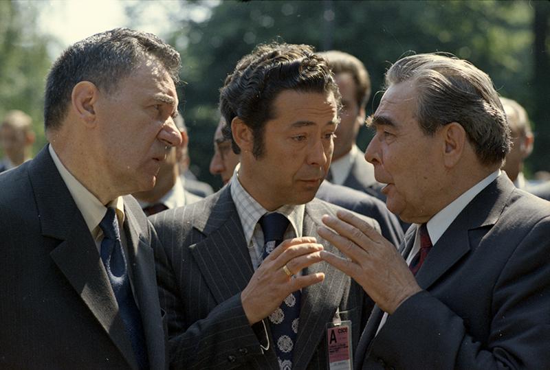 Brezhnev, Gromyko, Sukhodrev are speaking outside the American Embassy Residence